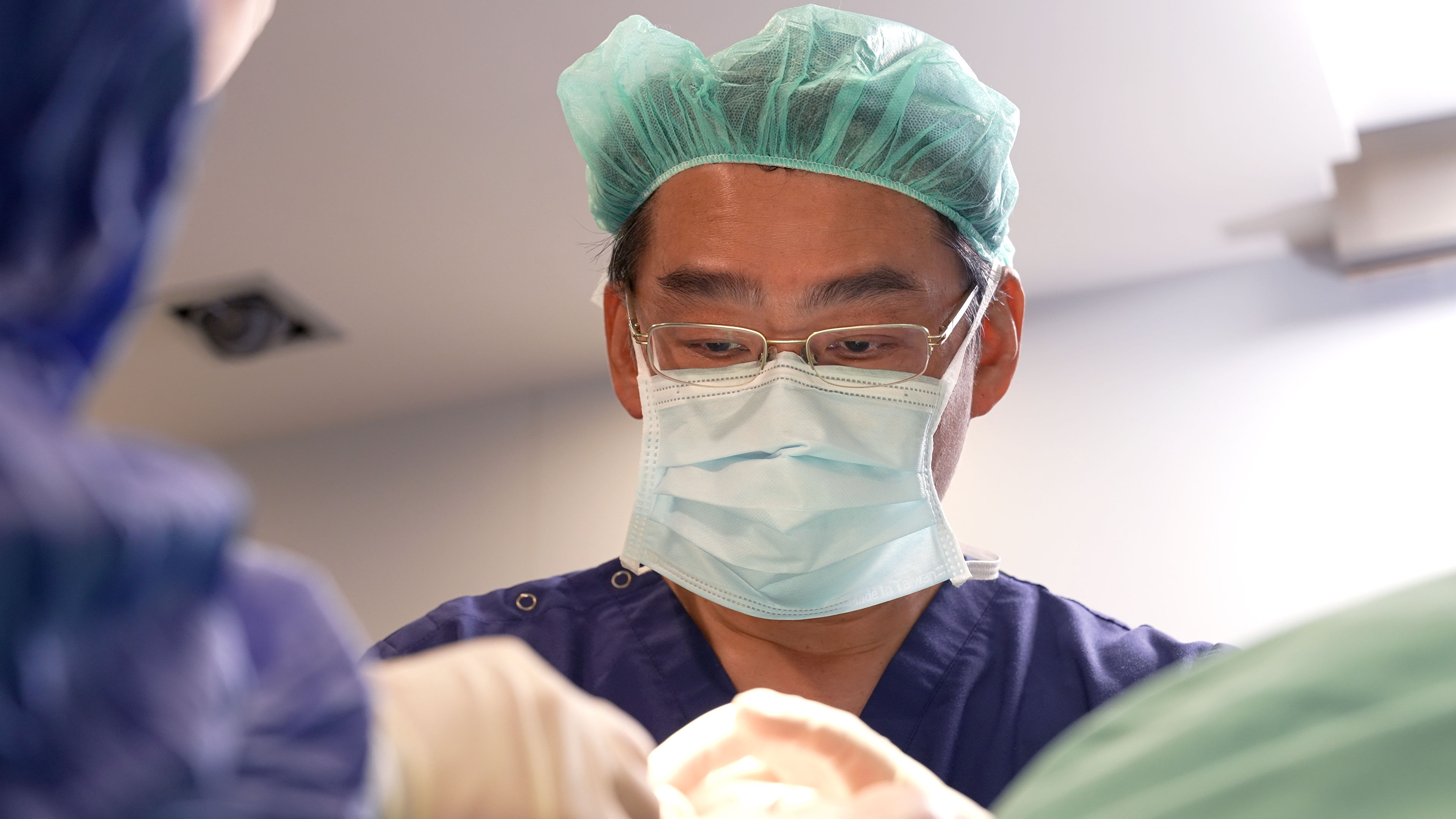 台南雙眼皮手術權威醫師推薦李宗瀚